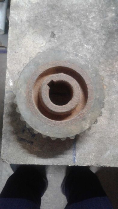 Продаетса срочно шестернья для тяжолой техники