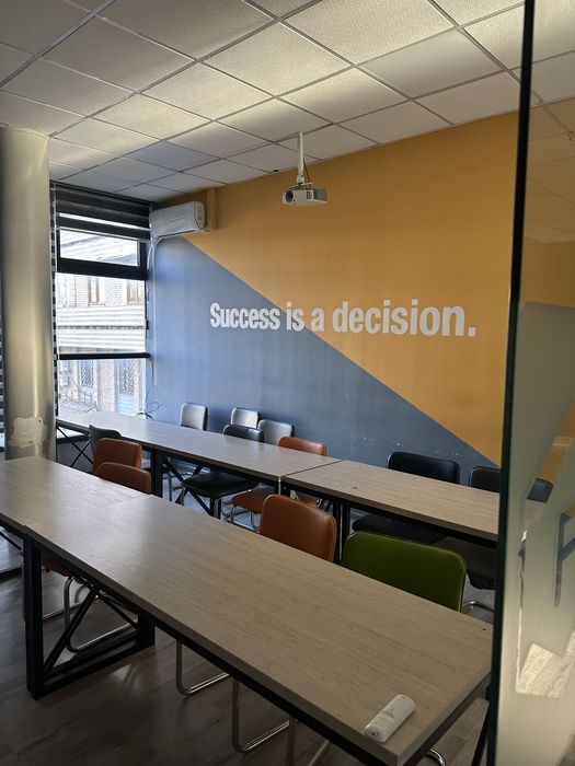 Сдаетя офис 220 кв Дархан, Хамид Алимжан метро