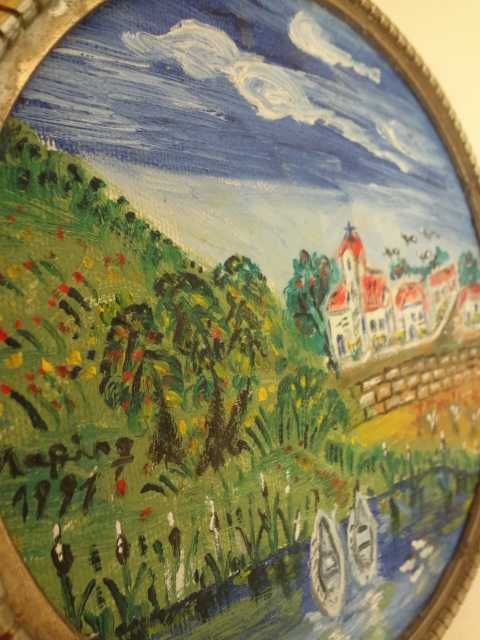 Овална картина с бронзова рамка