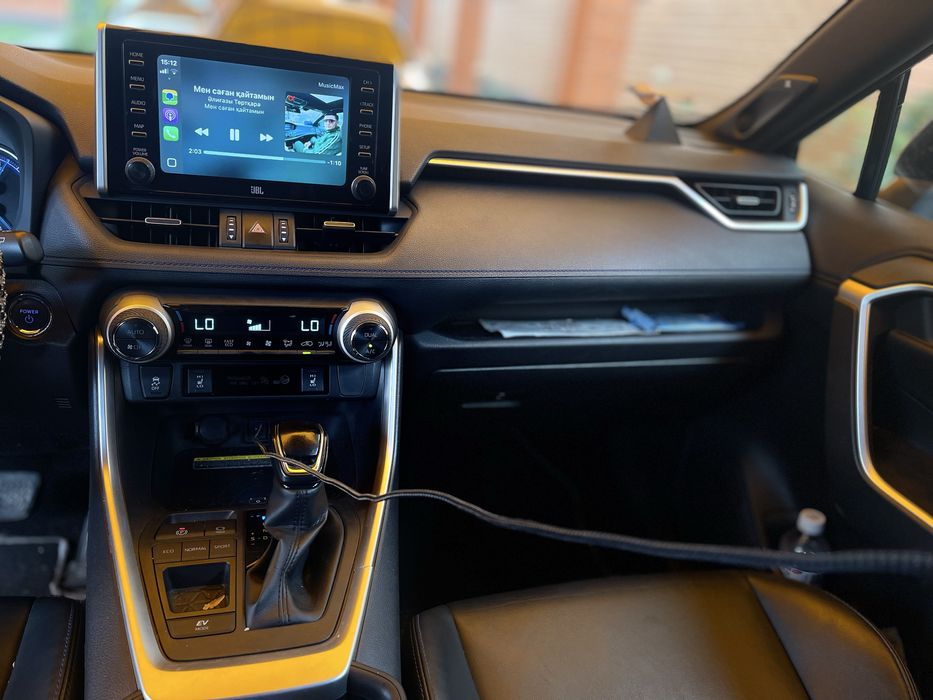 Toyota RAV 4 гибрид . 2021