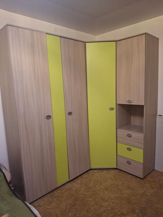Шкаф угловой продам