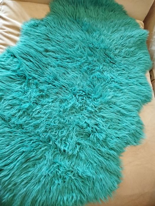 коврик меховой в машину