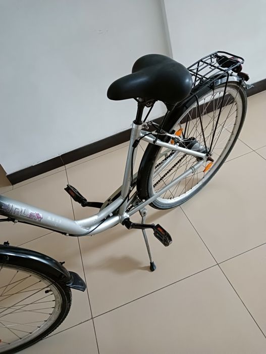 Vând bicicletă damă