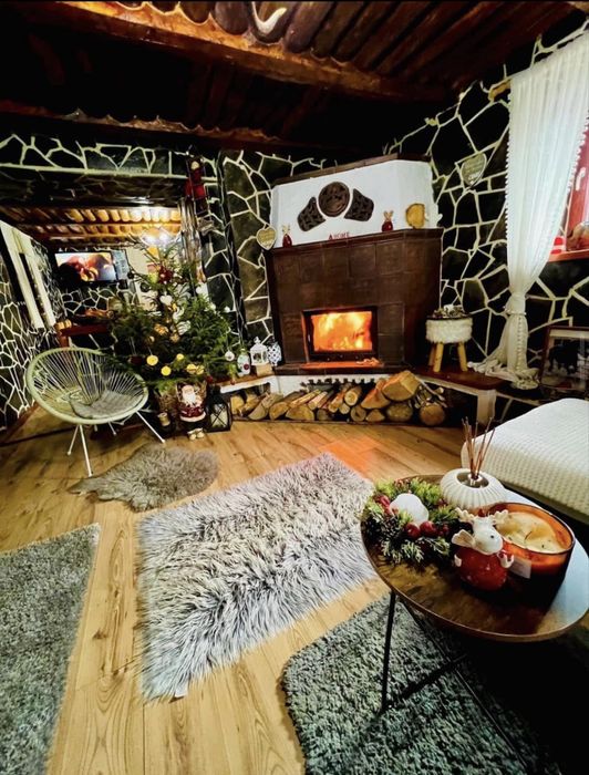 Cabana de inchiriat cu ciubăr si saună!  20-22 si 27-29 Martie  !