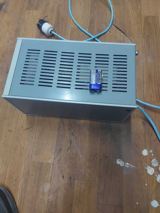 продам регулируемый блок питания переменного тока