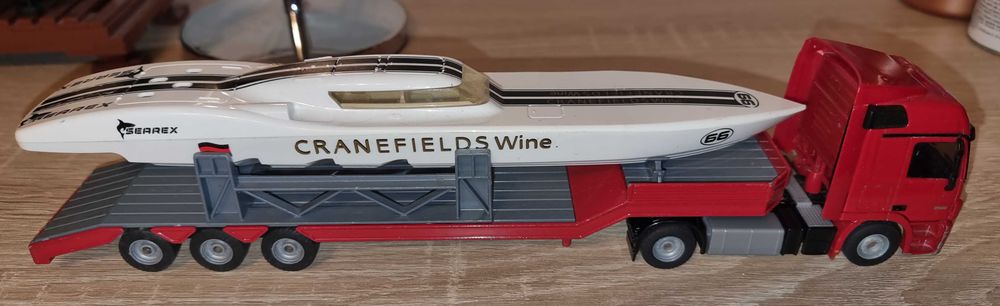 Se vinde macheta camion siku Mercedes