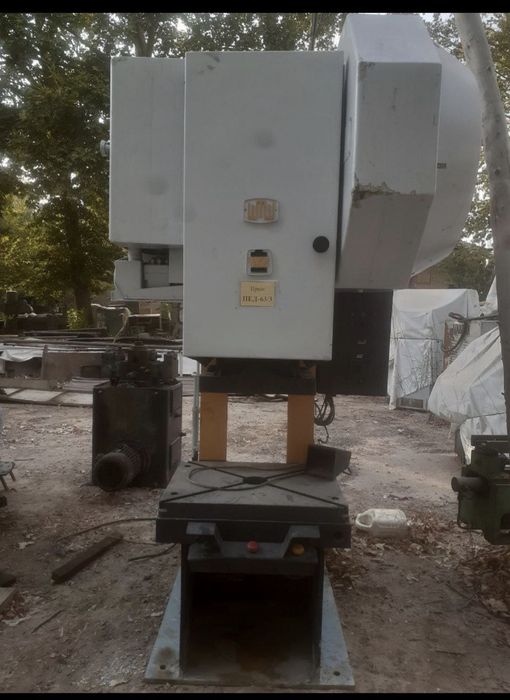 продается пресс 63 тонник новый.