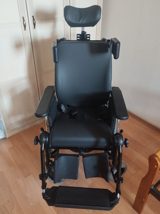 Кресло коляска Deluxe 400