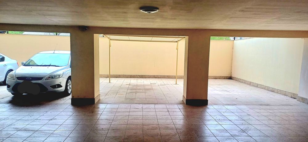 Дава се под наем Гараж / Паркомясто в Варна, Конфуто - 30 кв.м за 91.8 € - Снимка #1