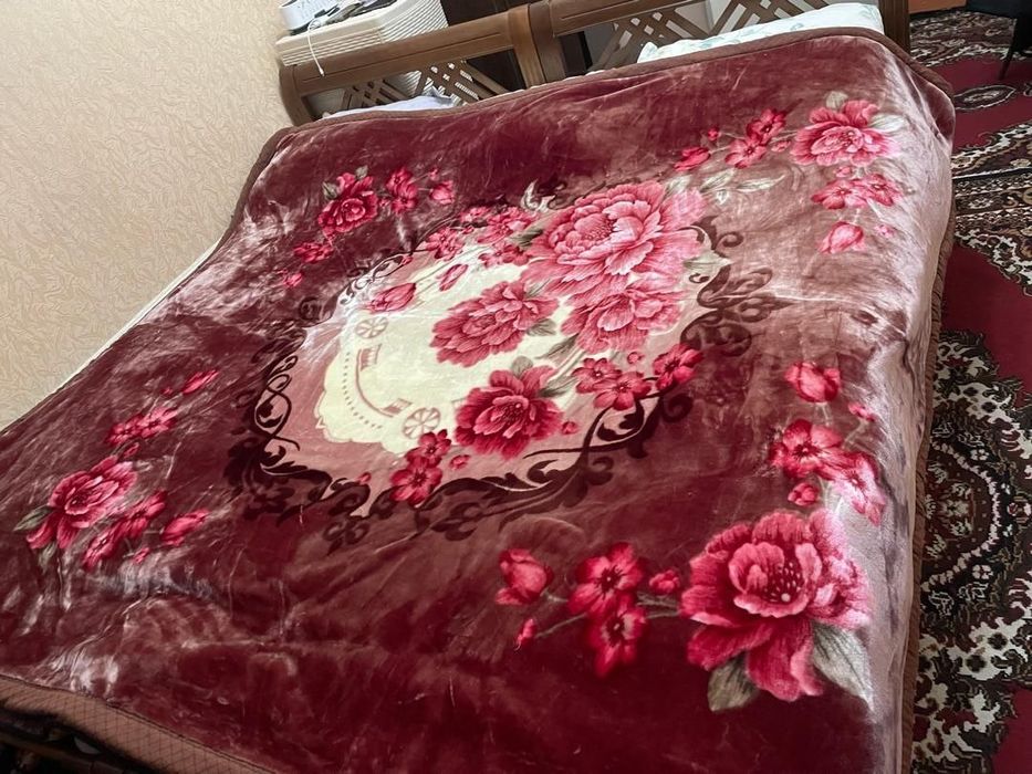 Uy mebelari sotiladi