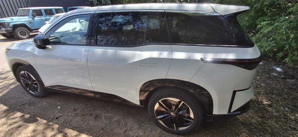 Продам новую Тойота BZ3X