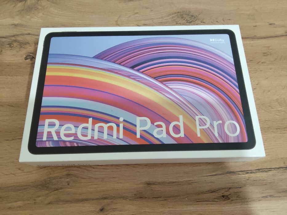 Redmi pad pro почти новый  есть коробка и оригинальная зарядка