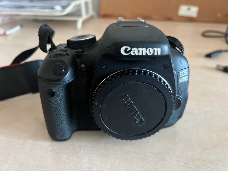 De vanzare Camera foto Canon 600d impecabil - merita vazut