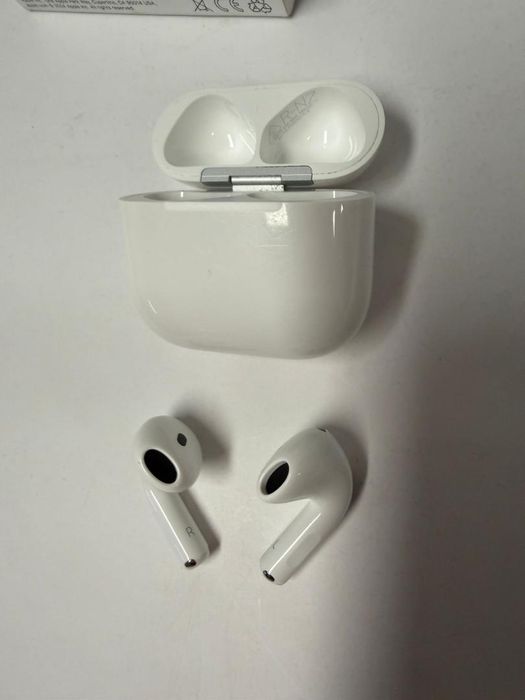 Casti Apple Airpods 4 -T-