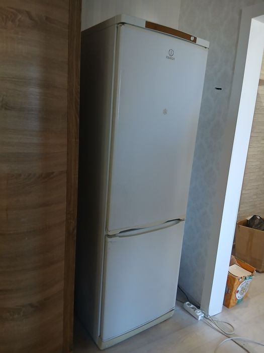 Холодильник рабочий