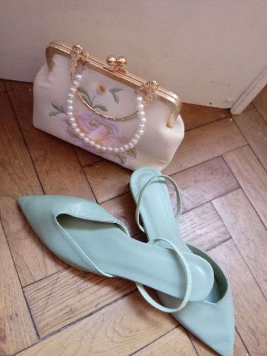 Set pantofi toc mic și geanta eleganta pentru ocazii speciale