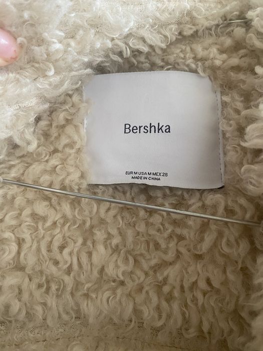 Palton bej Bershka