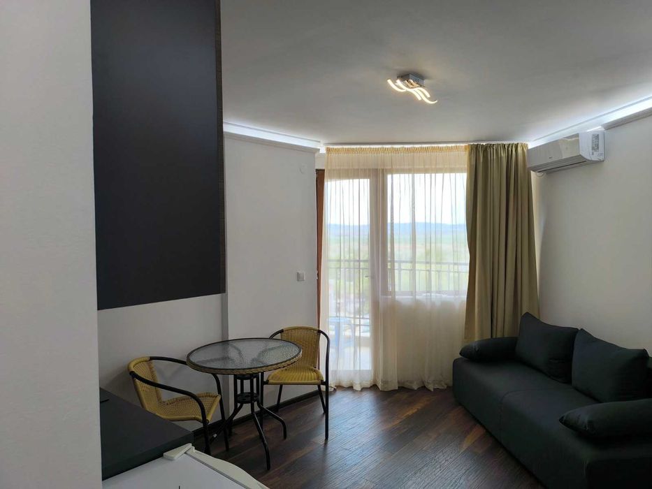 Дава се под наем Едностаен апартамент в к.к. Слънчев бряг - 28 кв.м за 200 € - Снимка #1