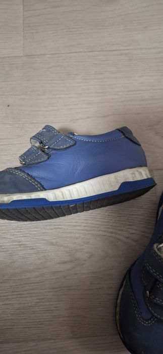 Продам кроссовки ортопедический