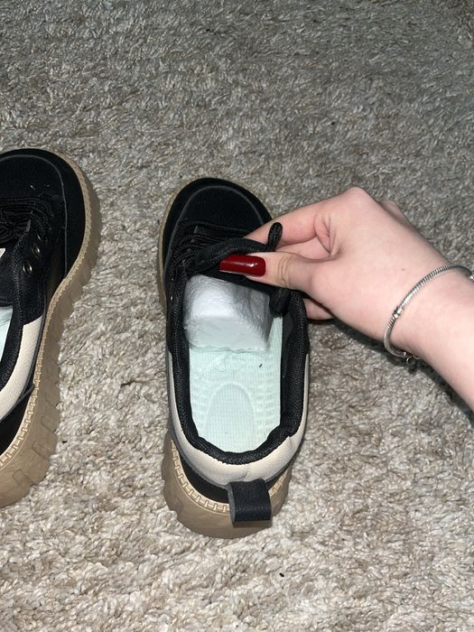 Продаю обувь,новая.