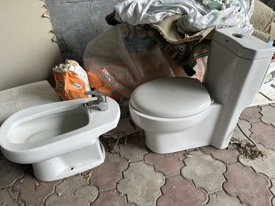 Продам унитаз с биде