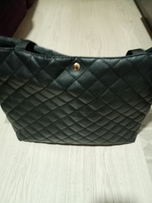 Черна дамска чанта