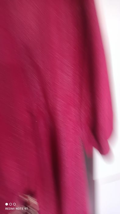 Блестящее очень красивое красное платье