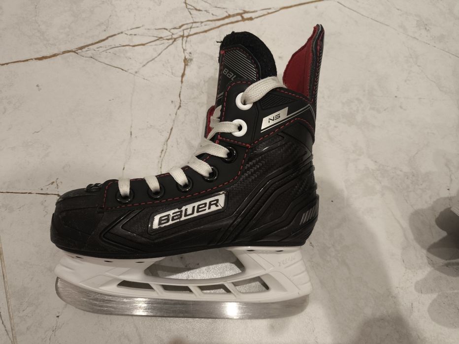 Хоккейные коньки bauer