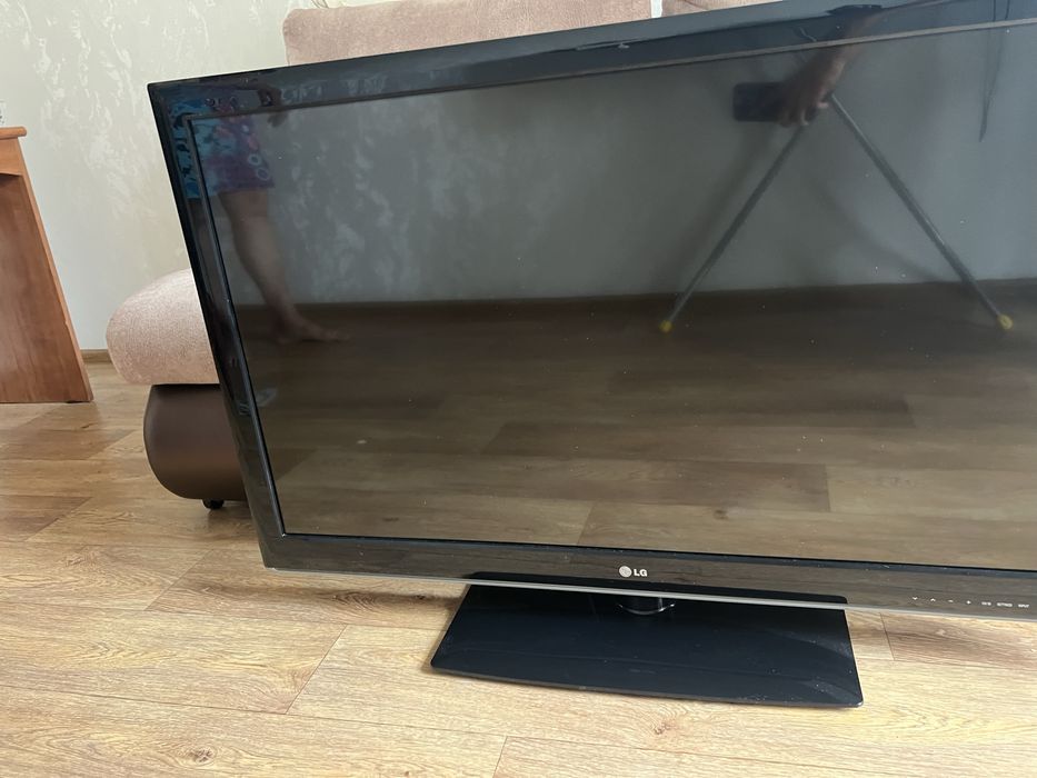 Телевизор LG.