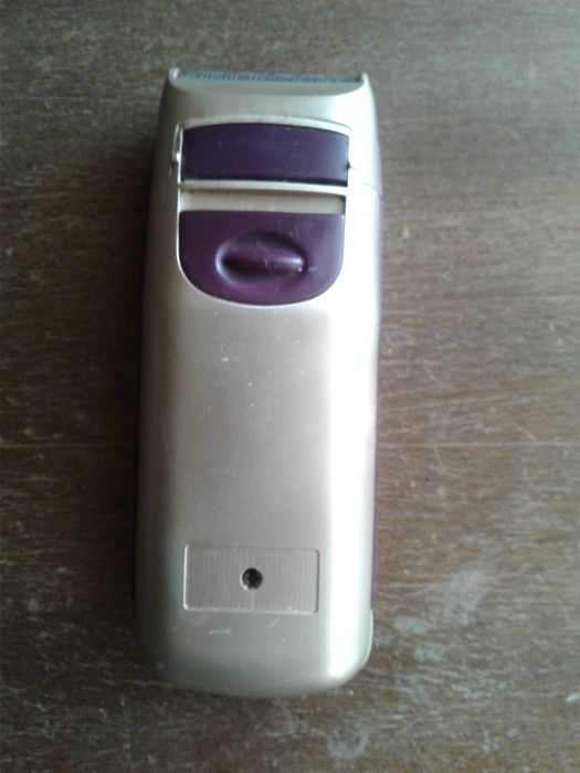 Бритва  электрическая ( от аккумулятора )