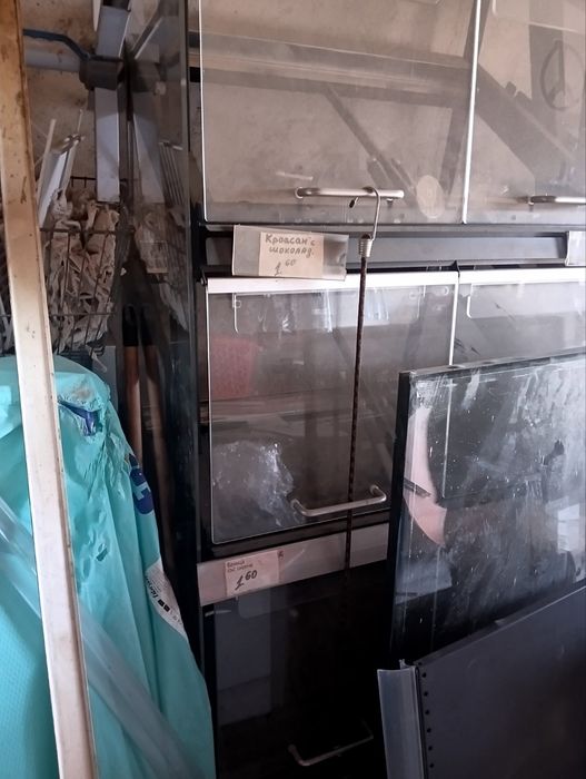 Витрини хоризонтални плюсови 6м и 2м/ 2бр рафтове, кошници, рафт за ядки и бонбони метални стелажи. Рафтове от магазин