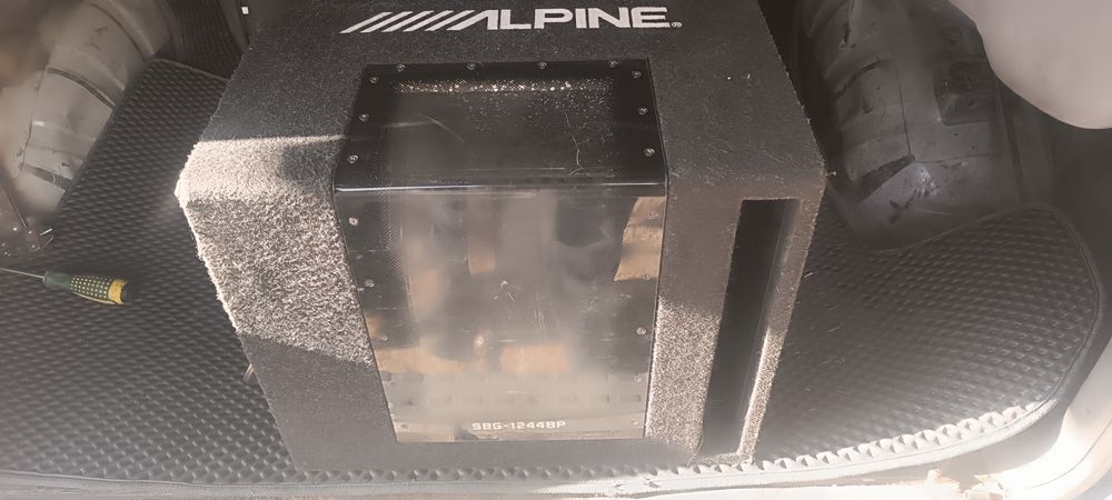 Сабвуфер в автомобиль