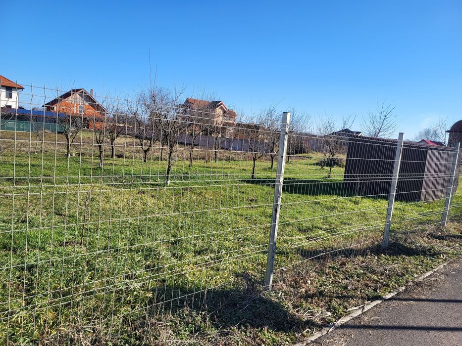 Teren intravilan de vânzare