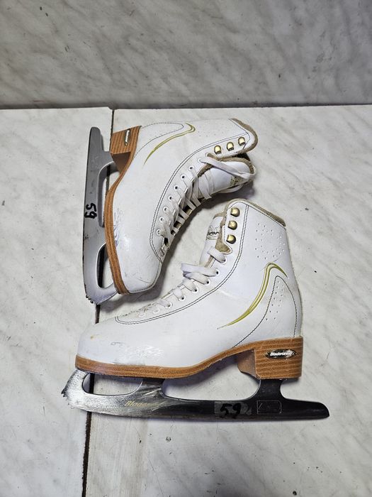 Patine gheata 59 patinaj artistic Bladerunner  marime 35  ( 22,5 cm