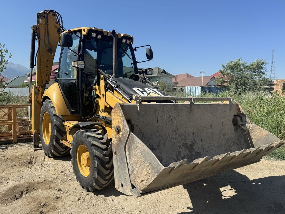 Экскаватор - погрузчик Caterpillar 3/1 петушок трактор