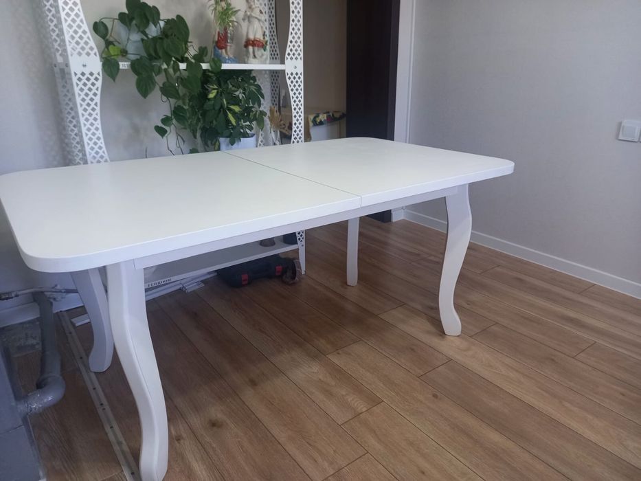 Стол и стулья компоект