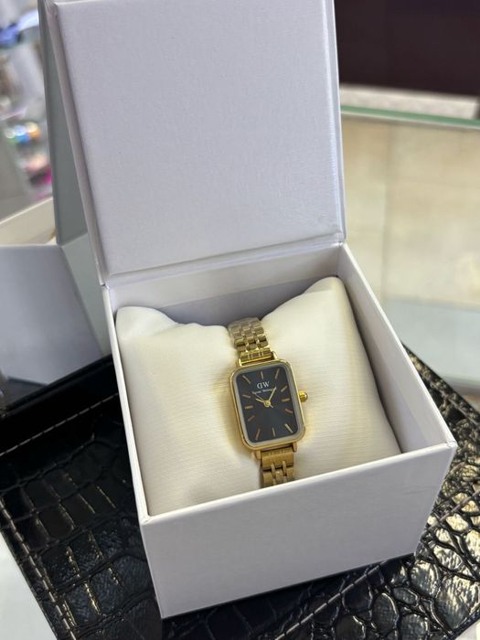 Продается наручные часы