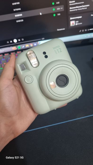 Фотоаппарат мгновенной печати Instax Mini 12