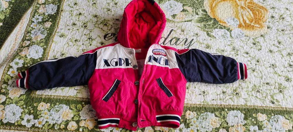 Продам куртку на осень на мальчика