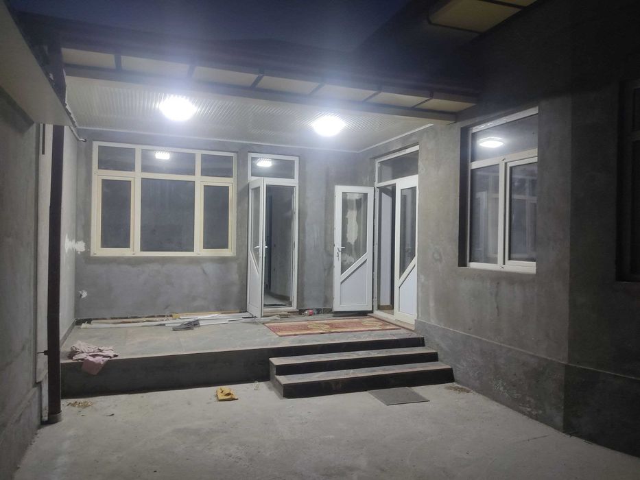 Новый дом в Яшнабадском районе на 4 сотки в дол дороги