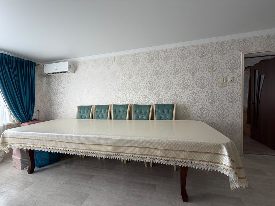 Продам стол стулья 12 шт