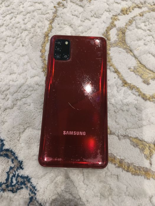 Samsung a31 yaxshi uxshaydi otpechatokxam Bor lekin ekran kerak