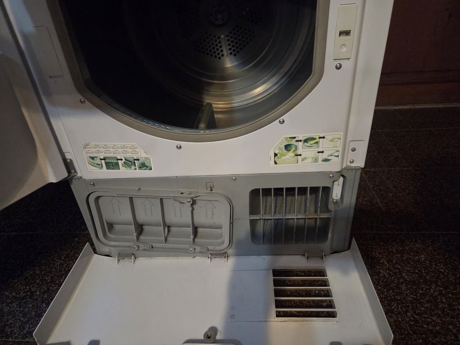 Сушилня Ariston 7кг