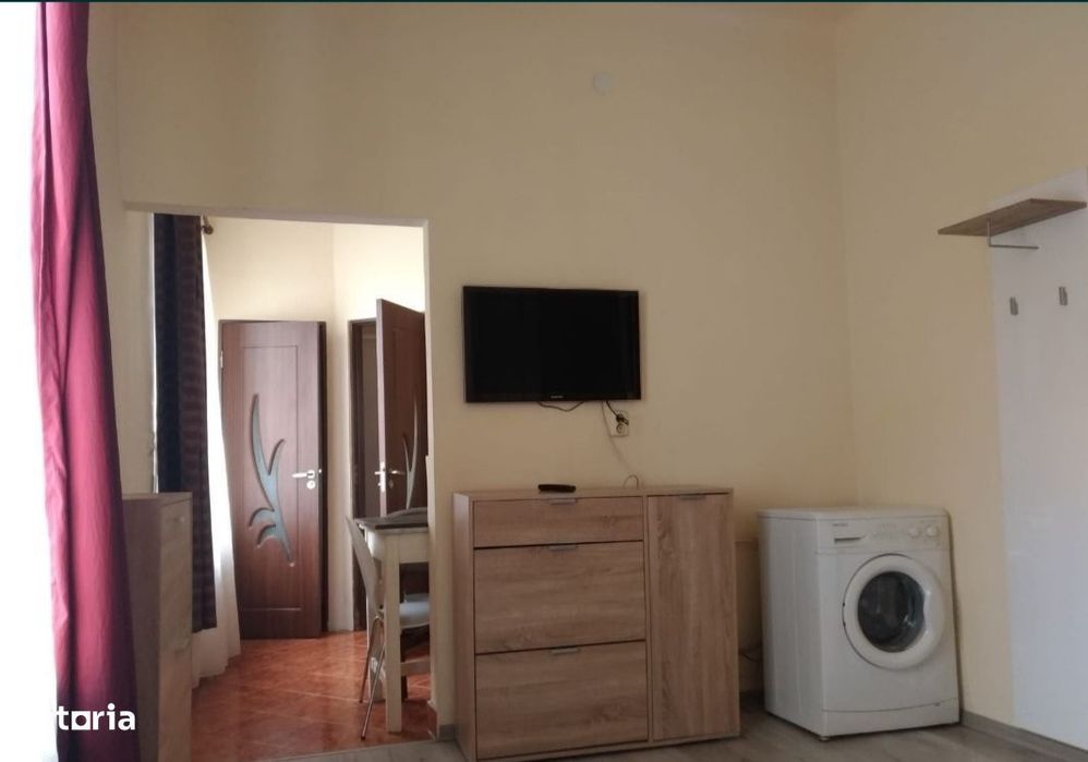 Vând apartament semicentral