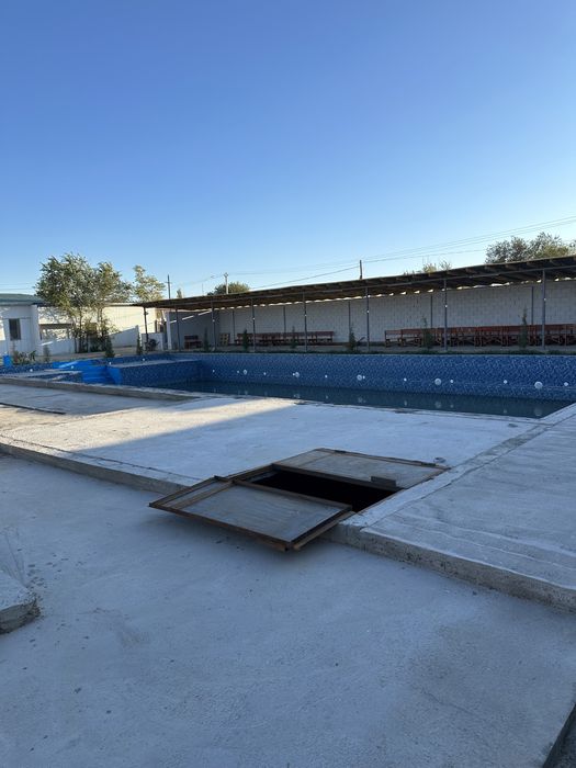 Обшественный бассейн