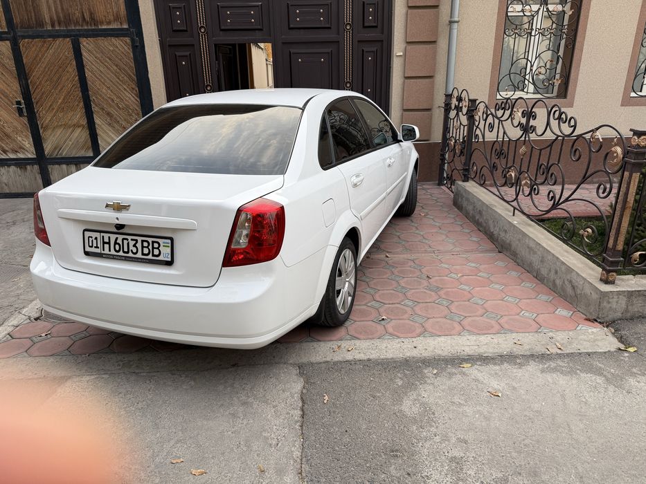 Срочно продаю автомобиль Chevrolet Gentra