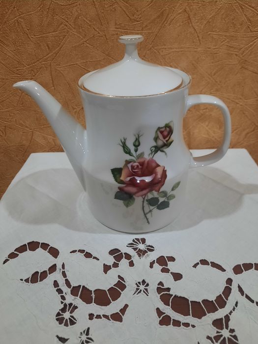 Красивый чайник, Богемия, Чехословакия, вместимость 1 литр, в отличном