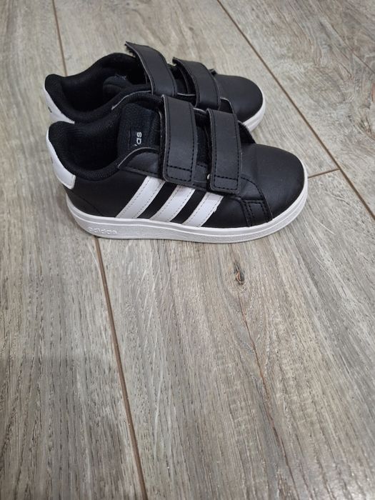 Продавам Детски маратонки