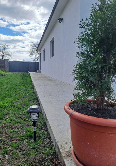 Casa in Onesti, la pret de apartament . 0757//678//898