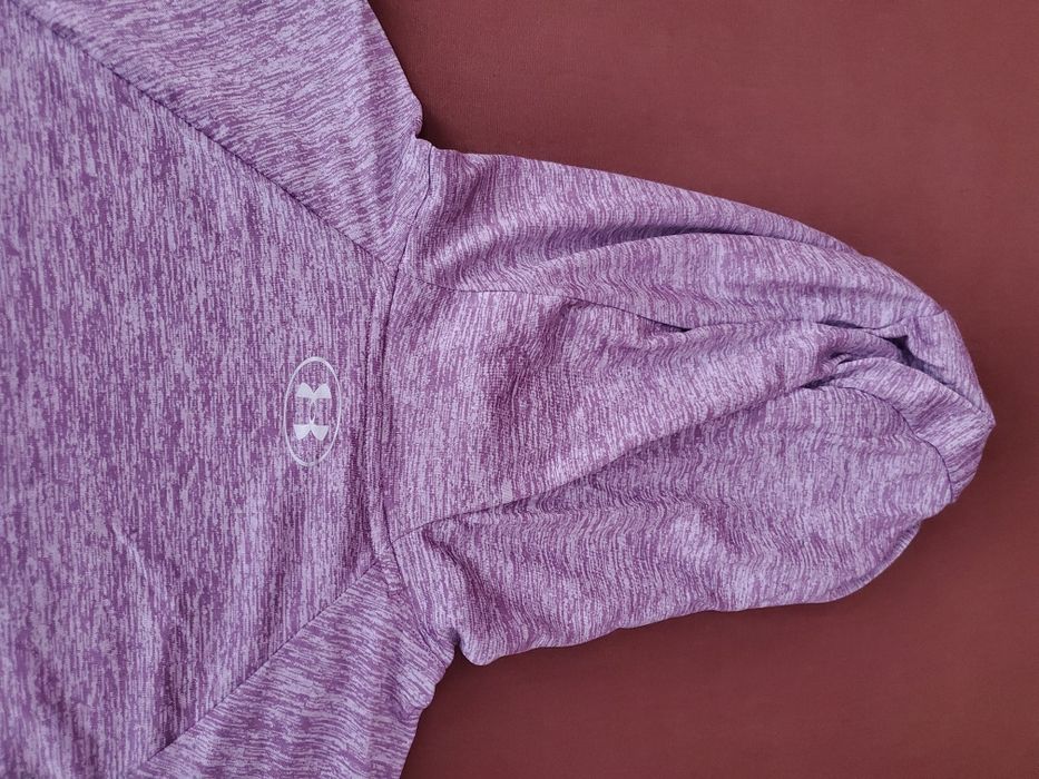 Спортна блуза UNDER ARMOUR